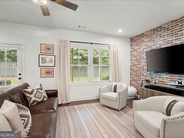6136 Eves Way, Norcross, GA 30071