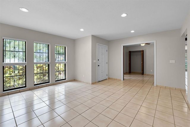 8208 LA SERENA DRIVE, Tampa, FL 33614