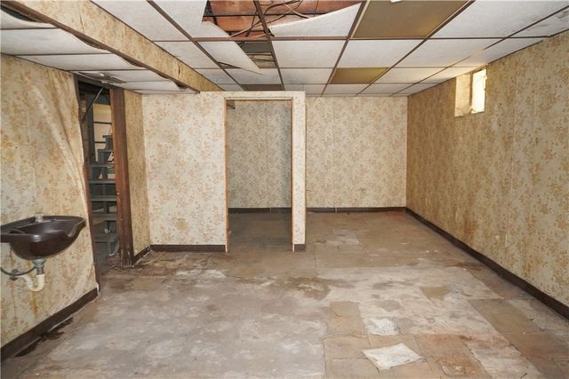 920 Collinsburg Road, Rostraver, PA 15089