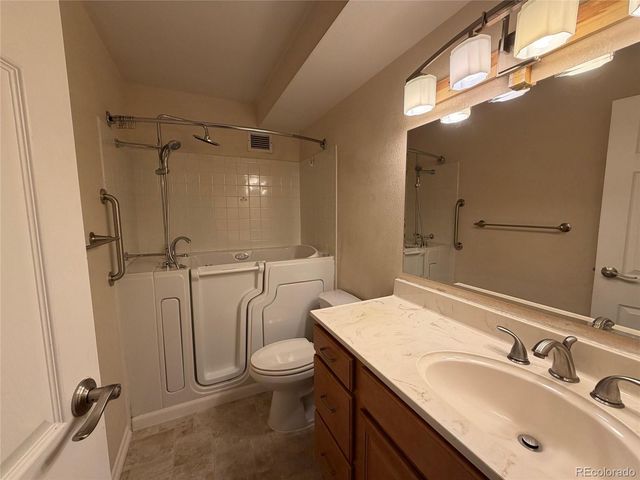 9625 E Center Avenue 5A, Denver, CO 80247