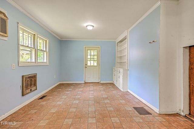 301 Keenburg Road Road, Bluff City, TN 37618
