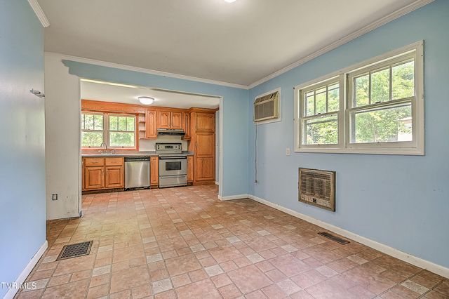 301 Keenburg Road Road, Bluff City, TN 37618