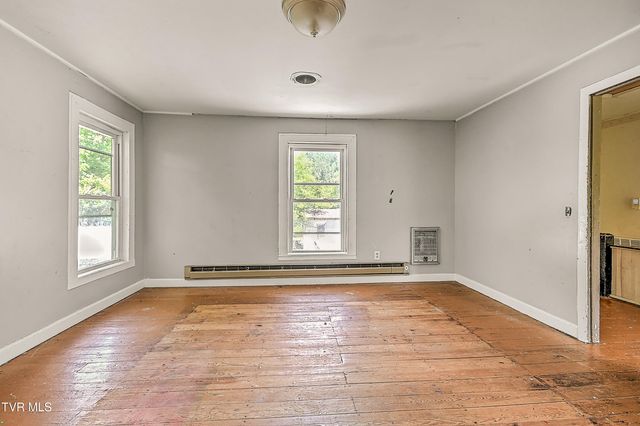 301 Keenburg Road Road, Bluff City, TN 37618