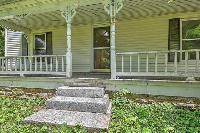 301 Keenburg Road Road, Bluff City, TN 37618