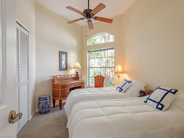 130 Amblewood LN 8-801, Naples, FL 34105