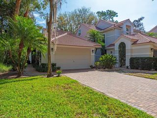 130 Amblewood LN 8-801, Naples, FL 34105