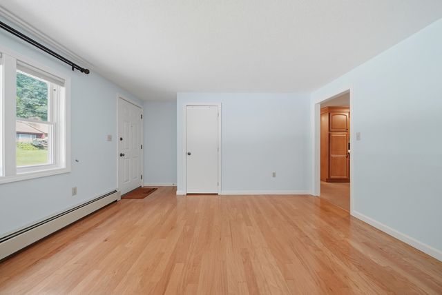 17 Parker Drive, Nashua, NH 03062
