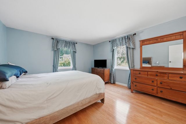 17 Parker Drive, Nashua, NH 03062