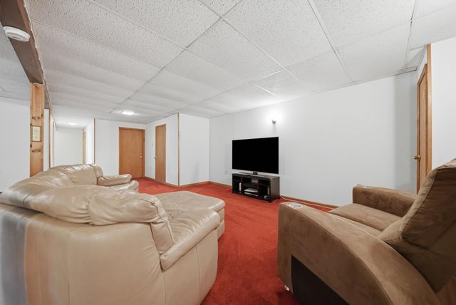 17 Parker Drive, Nashua, NH 03062