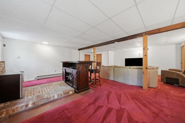 17 Parker Drive, Nashua, NH 03062