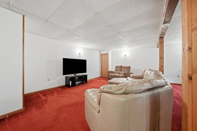 17 Parker Drive, Nashua, NH 03062