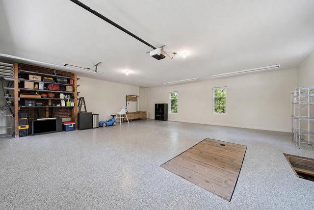 17 Parker Drive, Nashua, NH 03062