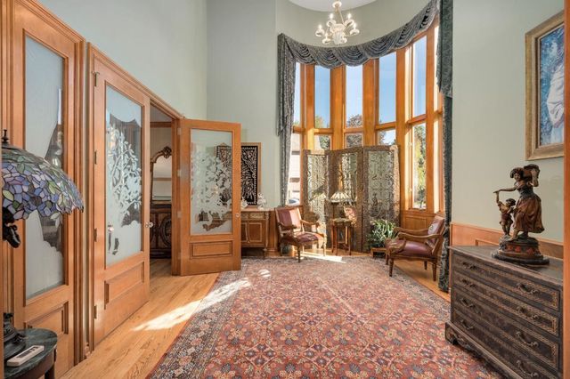 833 Lakewood Drive, Rochester Hills, MI 48309