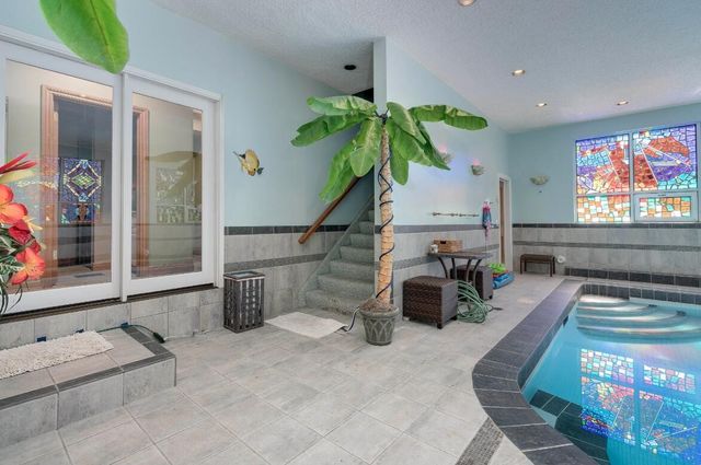 833 Lakewood Drive, Rochester Hills, MI 48309