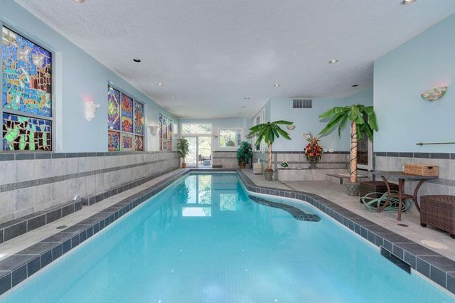 833 Lakewood Drive, Rochester Hills, MI 48309