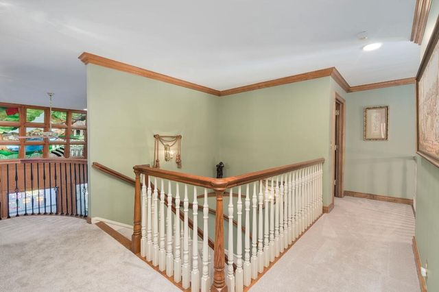 833 Lakewood Drive, Rochester Hills, MI 48309