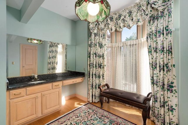 833 Lakewood Drive, Rochester Hills, MI 48309