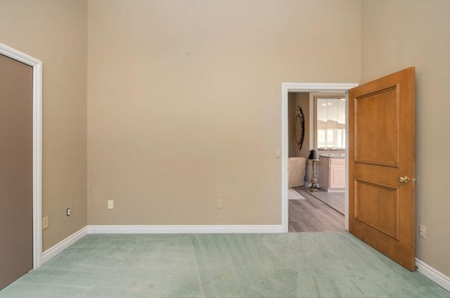 833 Lakewood Drive, Rochester Hills, MI 48309