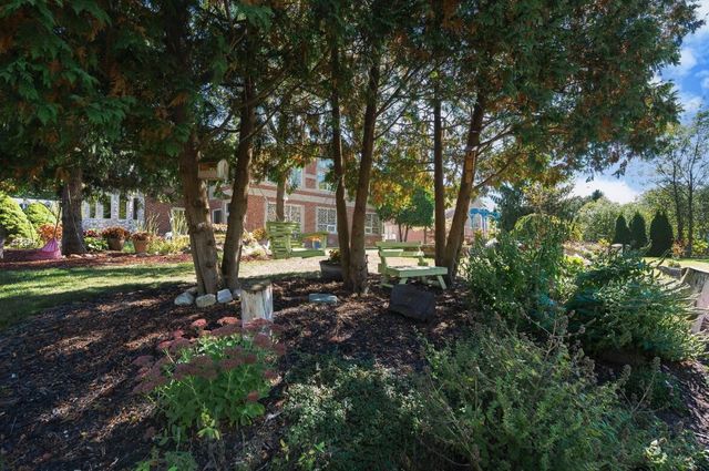 833 Lakewood Drive, Rochester Hills, MI 48309