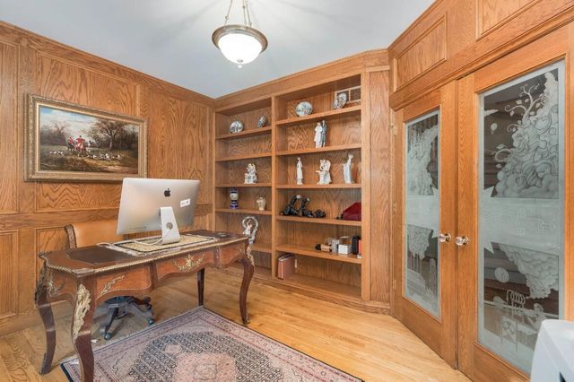 833 Lakewood Drive, Rochester Hills, MI 48309