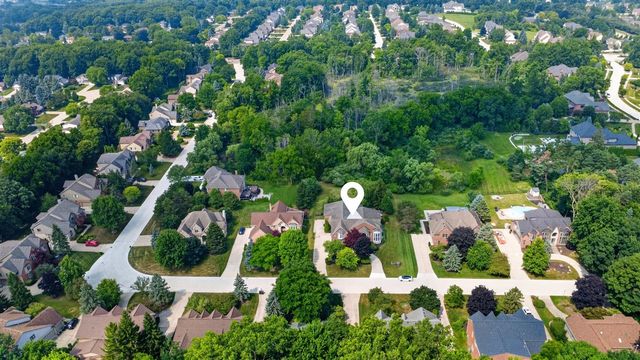 833 Lakewood Drive, Rochester Hills, MI 48309