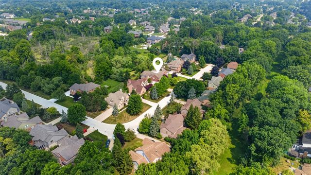 833 Lakewood Drive, Rochester Hills, MI 48309