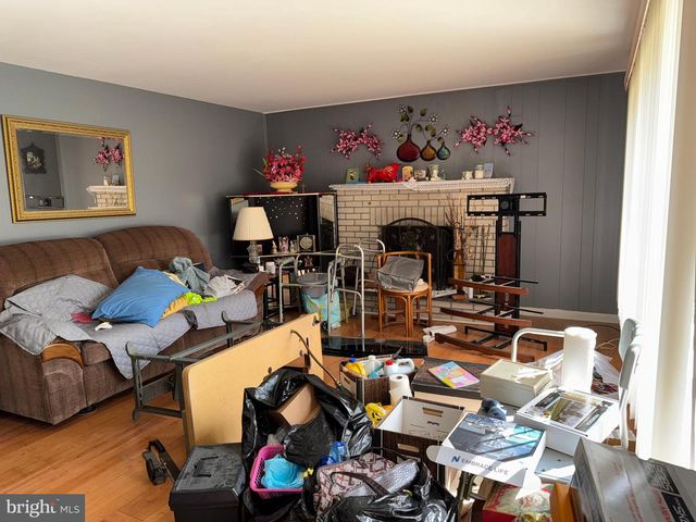 609 W EVESHAM AVE, Magnolia, NJ 08049