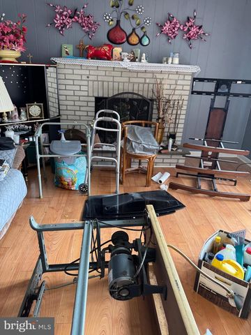 609 W EVESHAM AVE, Magnolia, NJ 08049