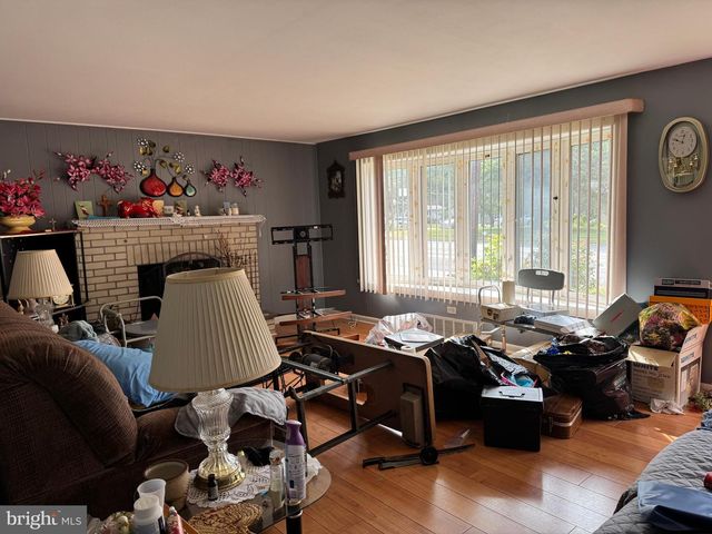 609 W EVESHAM AVE, Magnolia, NJ 08049