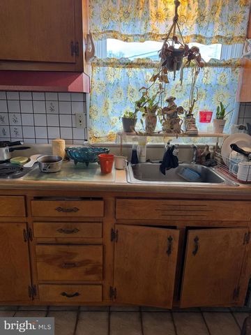 609 W EVESHAM AVE, Magnolia, NJ 08049