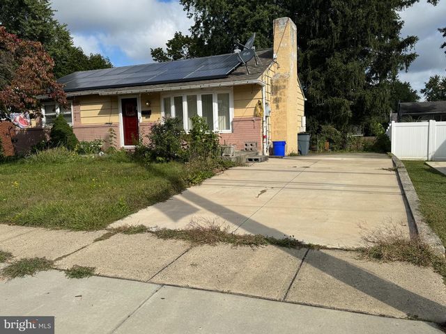 609 W EVESHAM AVE, Magnolia, NJ 08049