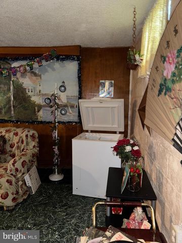 609 W EVESHAM AVE, Magnolia, NJ 08049