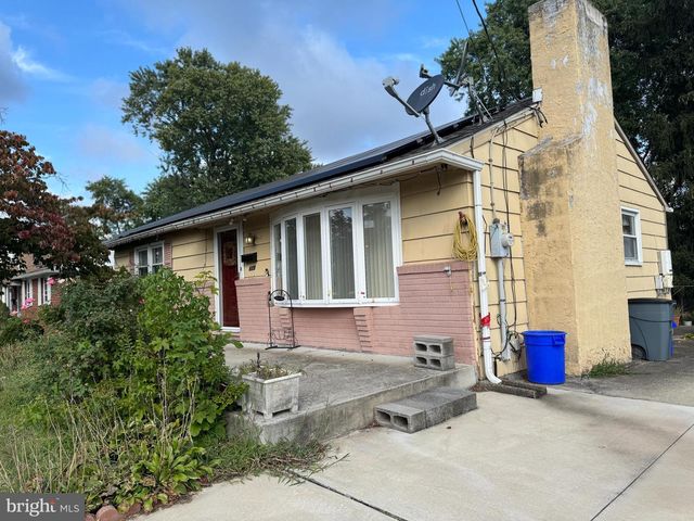 609 W EVESHAM AVE, Magnolia, NJ 08049