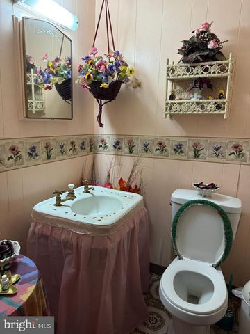 609 W EVESHAM AVE, Magnolia, NJ 08049