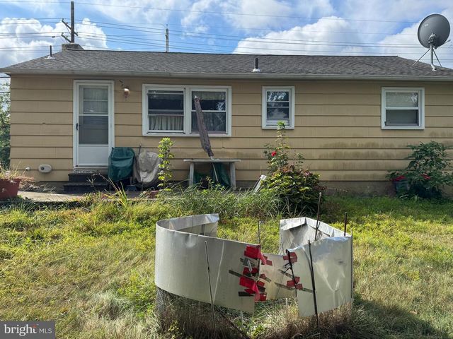 609 W EVESHAM AVE, Magnolia, NJ 08049