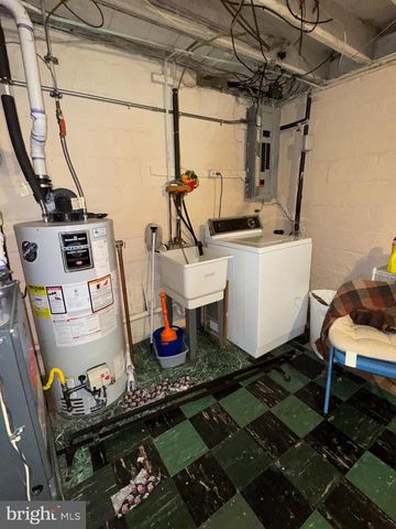 609 W EVESHAM AVE, Magnolia, NJ 08049