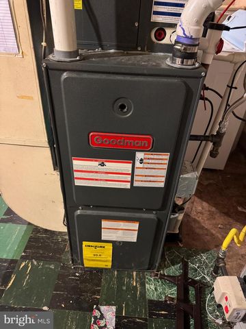 609 W EVESHAM AVE, Magnolia, NJ 08049