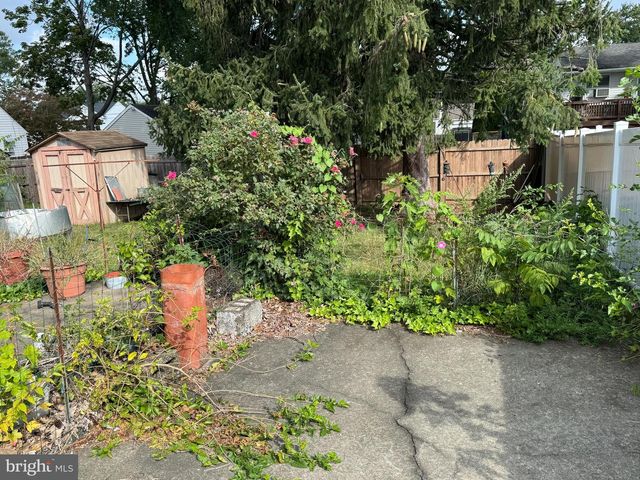 609 W EVESHAM AVE, Magnolia, NJ 08049