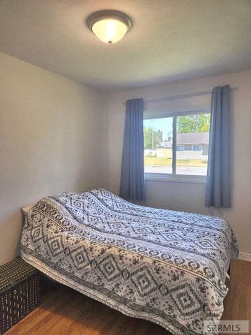 1472 Austin Avenue, Idaho Falls, ID 83404