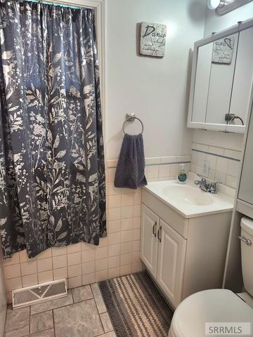 1472 Austin Avenue, Idaho Falls, ID 83404
