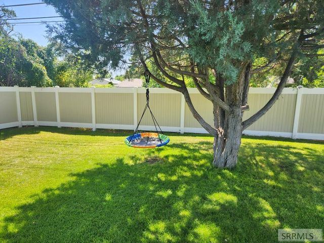 1472 Austin Avenue, Idaho Falls, ID 83404