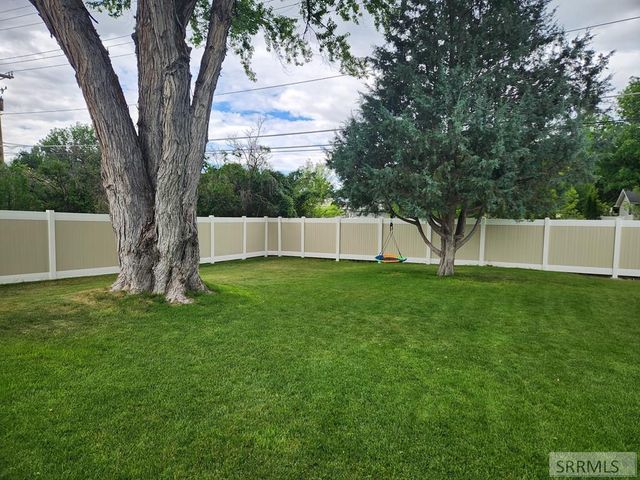 1472 Austin Avenue, Idaho Falls, ID 83404