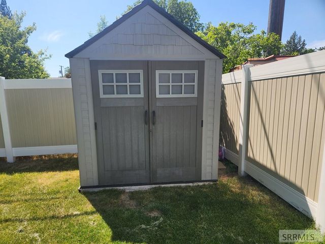 1472 Austin Avenue, Idaho Falls, ID 83404
