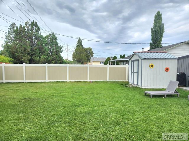 1472 Austin Avenue, Idaho Falls, ID 83404