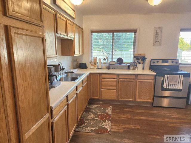 1472 Austin Avenue, Idaho Falls, ID 83404