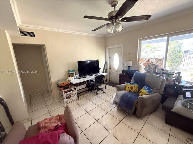 9615 NW 26th Ave, Miami, FL 33147
