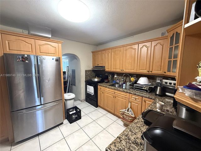 9615 NW 26th Ave, Miami, FL 33147