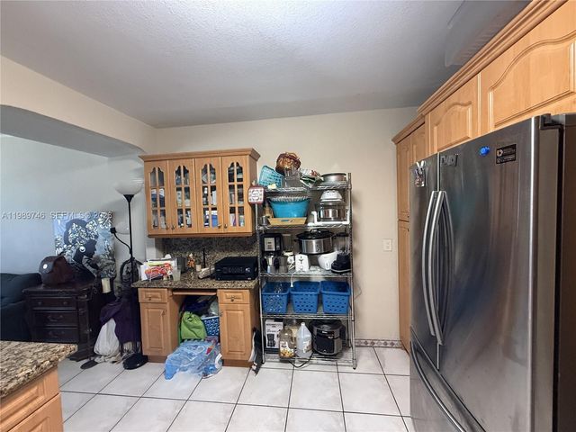 9615 NW 26th Ave, Miami, FL 33147