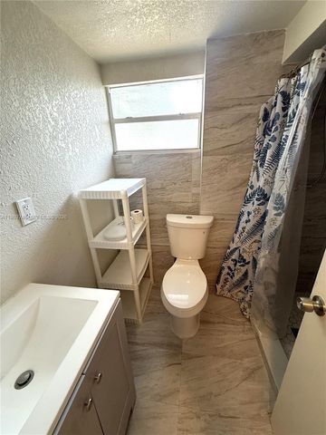 9615 NW 26th Ave, Miami, FL 33147