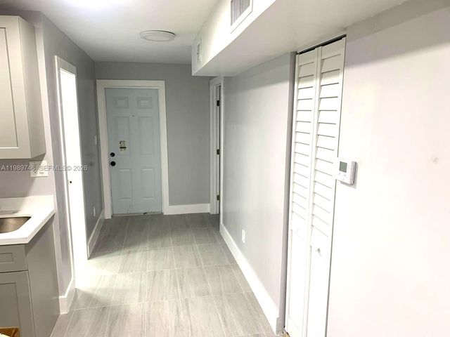 9615 NW 26th Ave, Miami, FL 33147